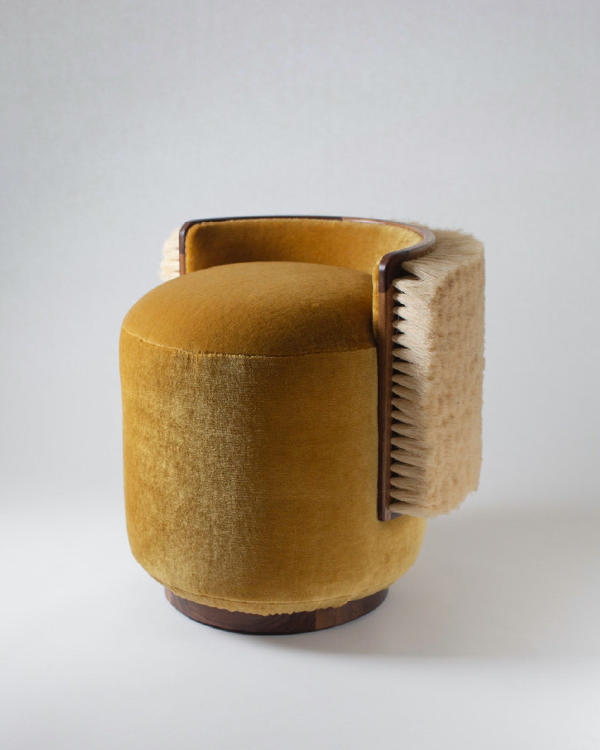 © Ad Hoc 'ROOTS Stool gold' courtesy ammann//gallery