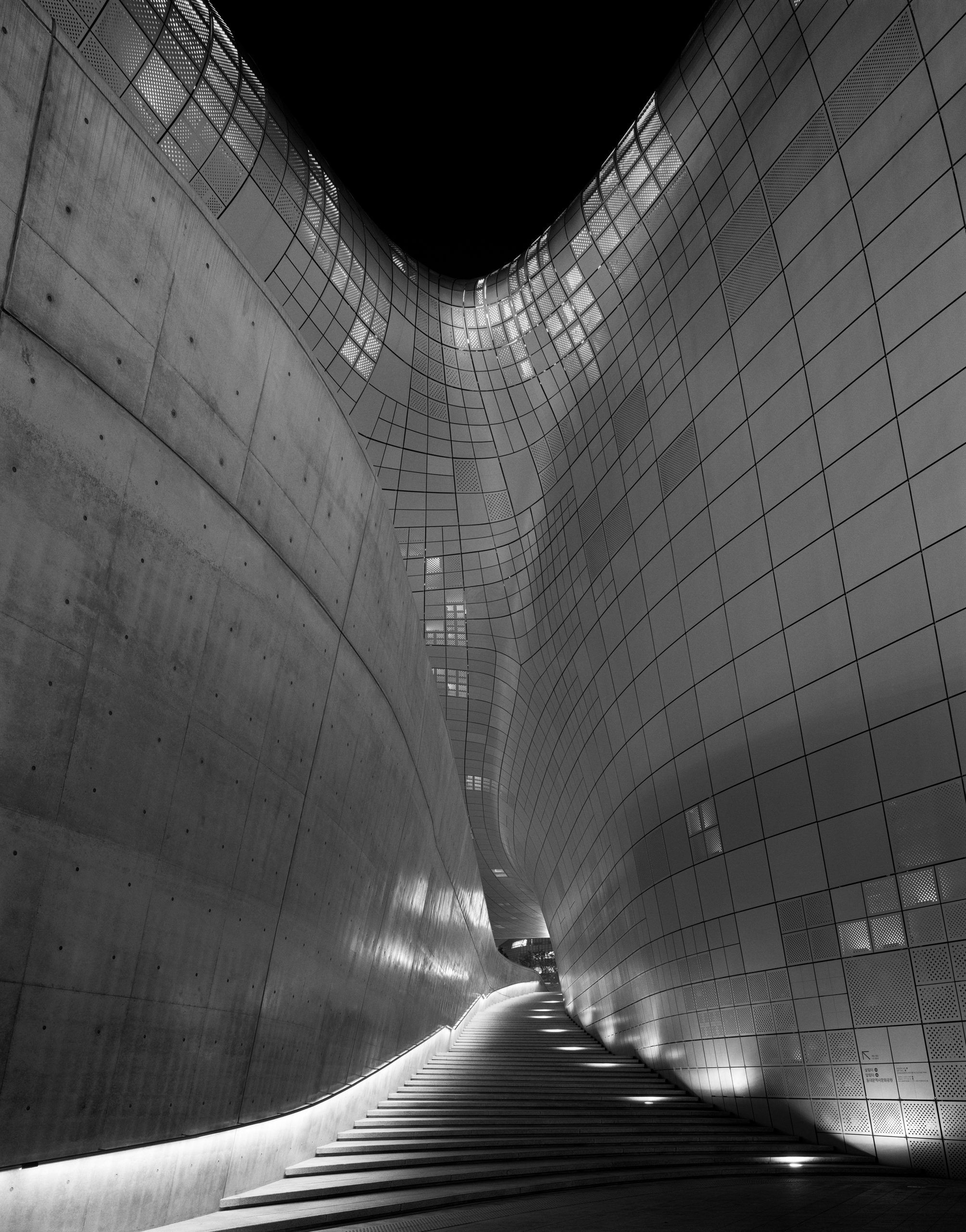 © Hélène Binet 'Dongdaemun Design Plaza, Seoul' (Architecture by Zaha Hadid) courtesy ammann//gallery