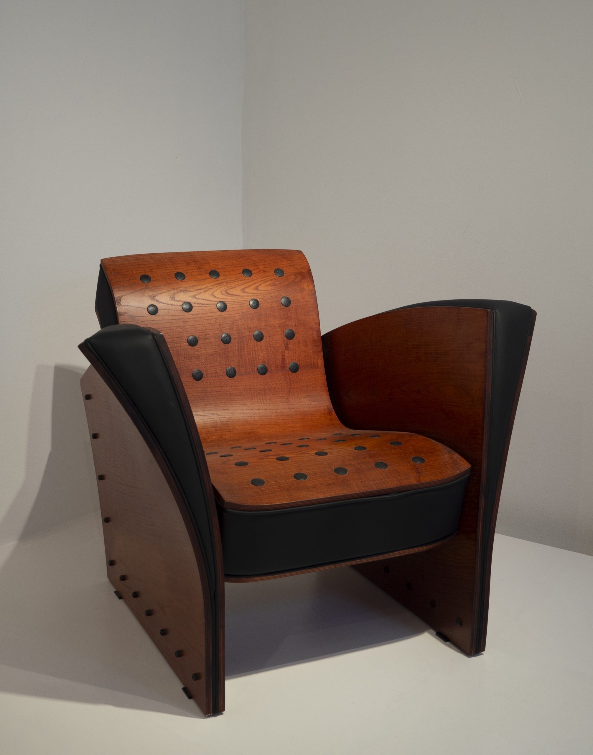 © Ron Arad 'One Way Or Another' courtesy ammann//gallery