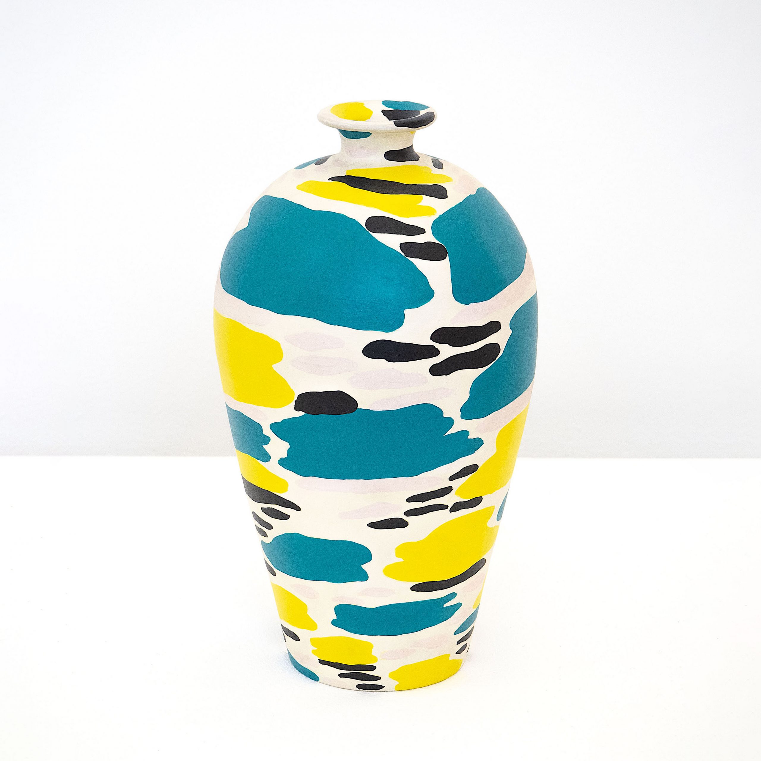 © Alessandro Guerriero 'Ceramic Vase' courtesy ammann//gallery