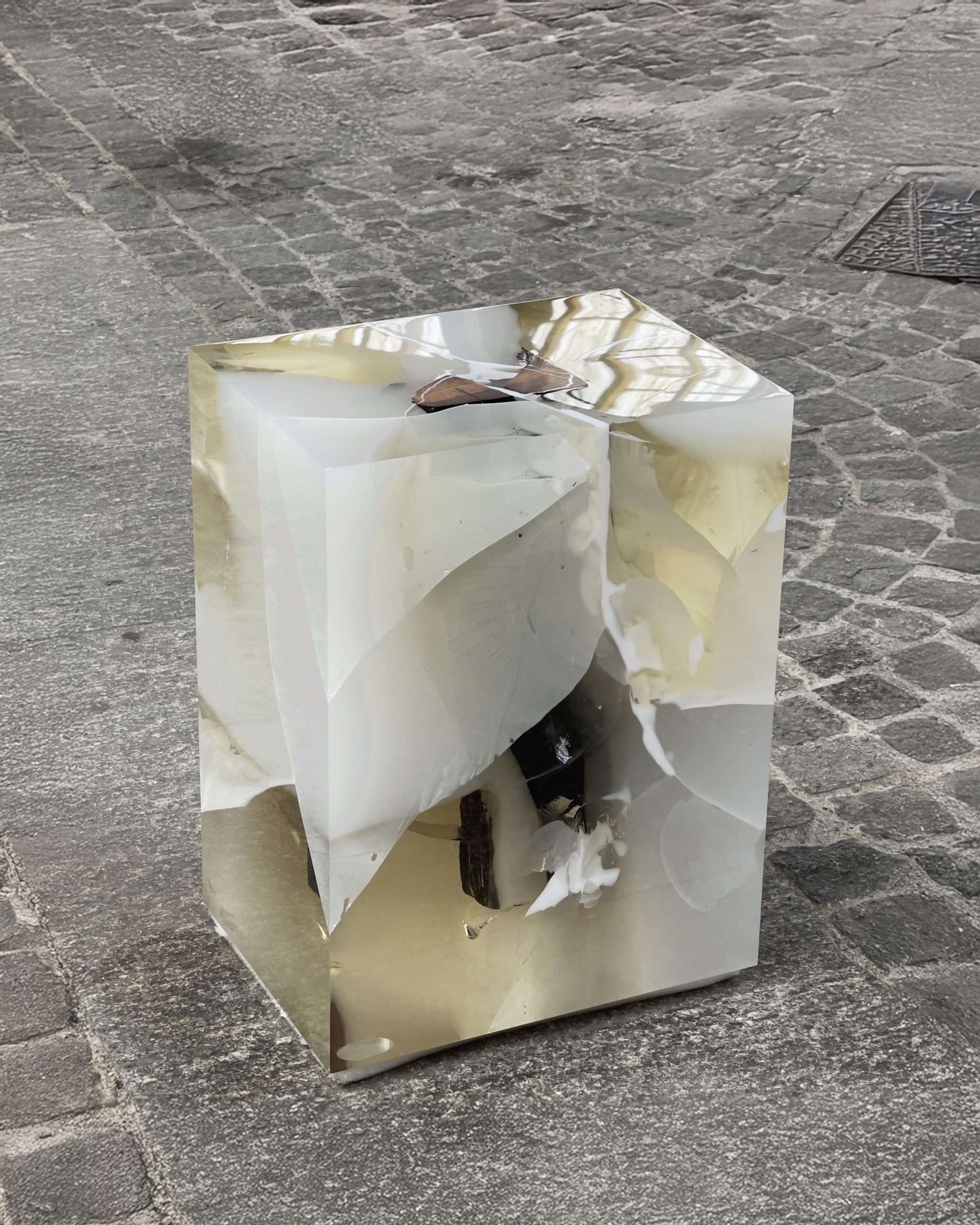 © Studio Nucleo ONYX Stone Fossil 05 courtesy ammann//gallery