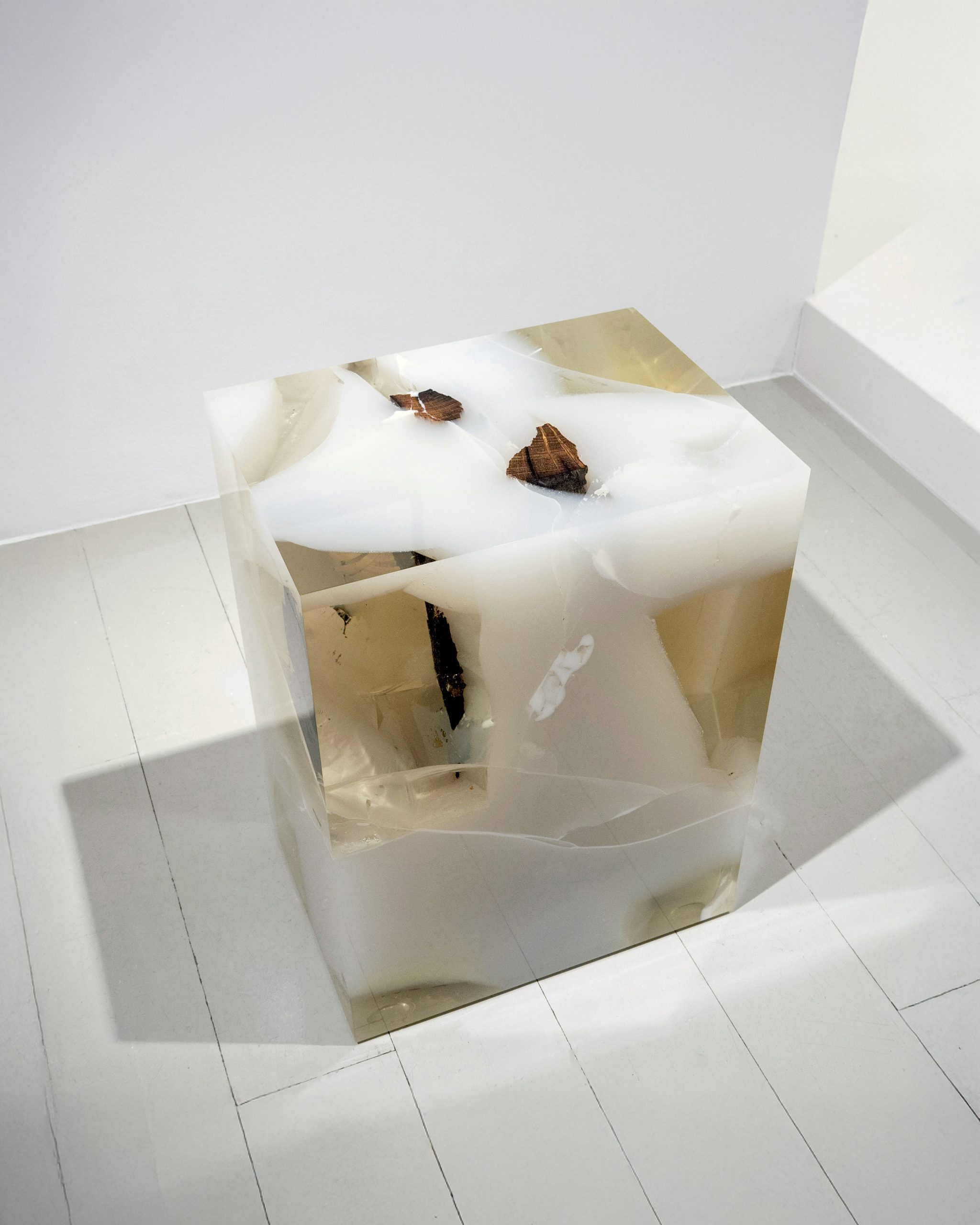 © Studio Nucleo ONYX Stone Fossil 06 courtesy ammann//gallery